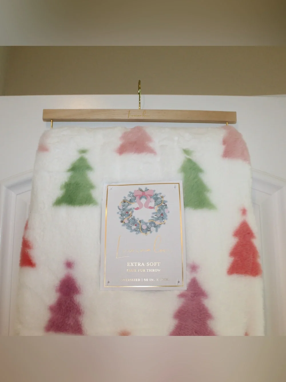 Christmas tree faux fur throw (NWT)